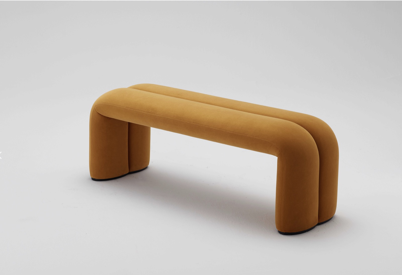 banc velours ocre sur mesure — design produit ayyur interiors.